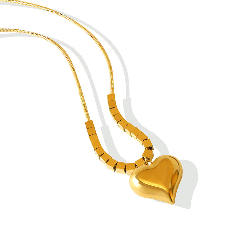 Modern Romance – Gold Heart Pendant Necklace